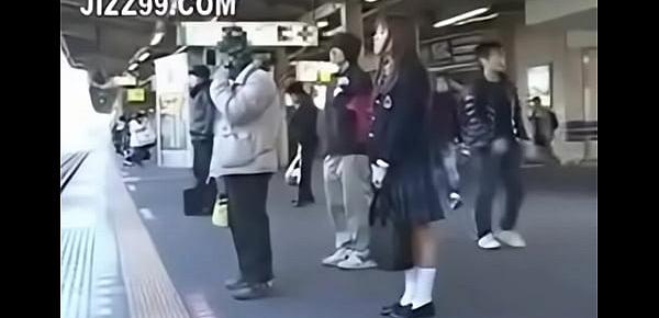  japanese schoolgirl creampie fucked in train